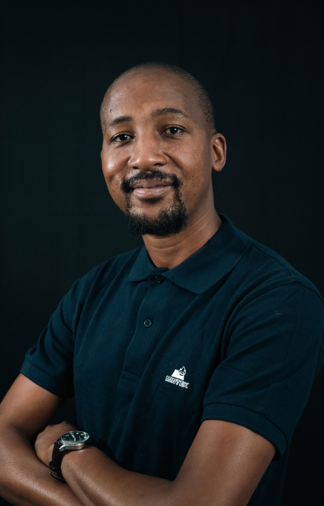 Men Exhibit Golf t-shirt